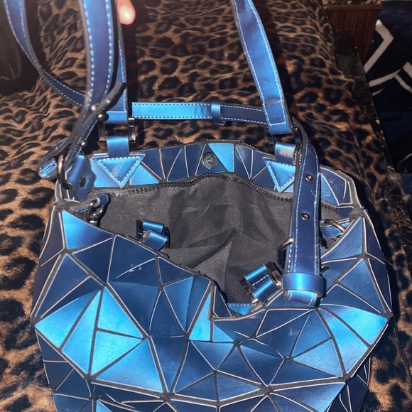 Blue Refective Purse - Picture 3 of 4